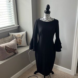 👗 Classic LBD w/ beautiful flared sleeves